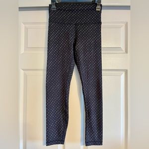 Lululemon Wunder Under logo print leggings size 6